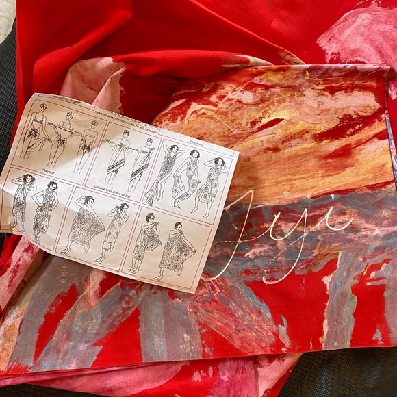 EUC Fuji Islands sarong - Picture 2 of 4